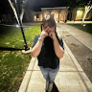 Meet your Posher, Olivia